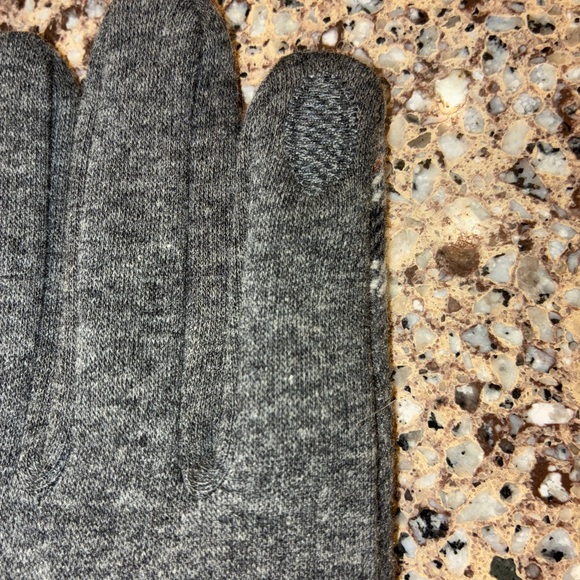 Gray and Off white Touch Screen Gloves with Brown Accent. NWT - Picture 5 of 8